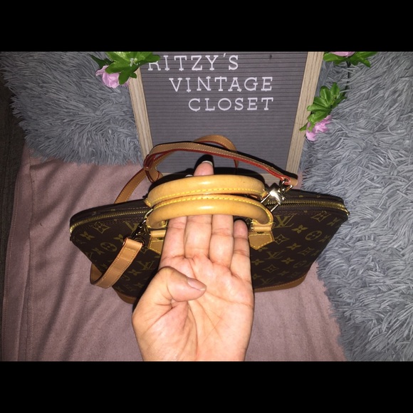 🔥SOLD🔥Gorgeous Louis Vuitton Monogram Alma PM - Picture 3 of 11